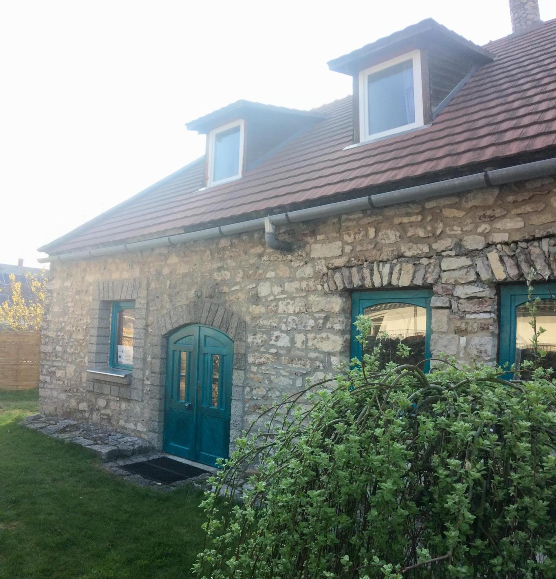 Modern Stone House In Balatonfuered With Jacuzziヴィラ エクステリア 写真